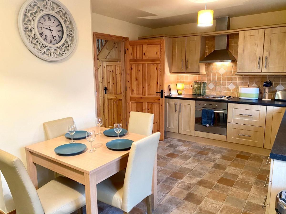 3 Bedroom House Located In Centre Of Carndonagh Eksteriør bilde