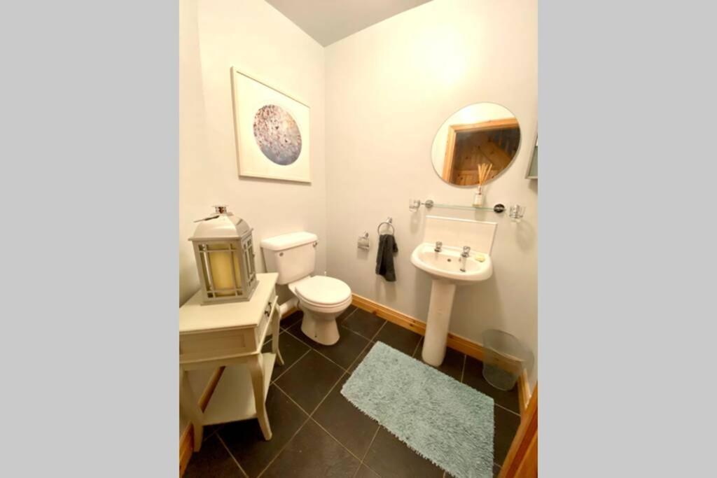 3 Bedroom House Located In Centre Of Carndonagh Eksteriør bilde
