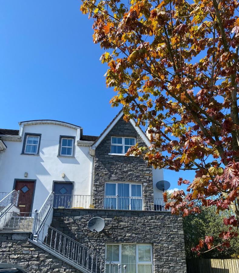 3 Bedroom House Located In Centre Of Carndonagh Eksteriør bilde